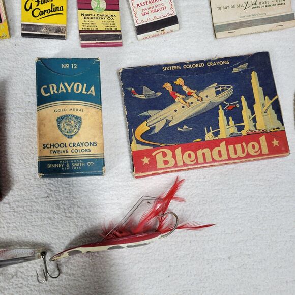 Vintage Lot of Matches Fishing Lures Worders Rooster Tail Indian Rook Crayons - Picture 13 of 16